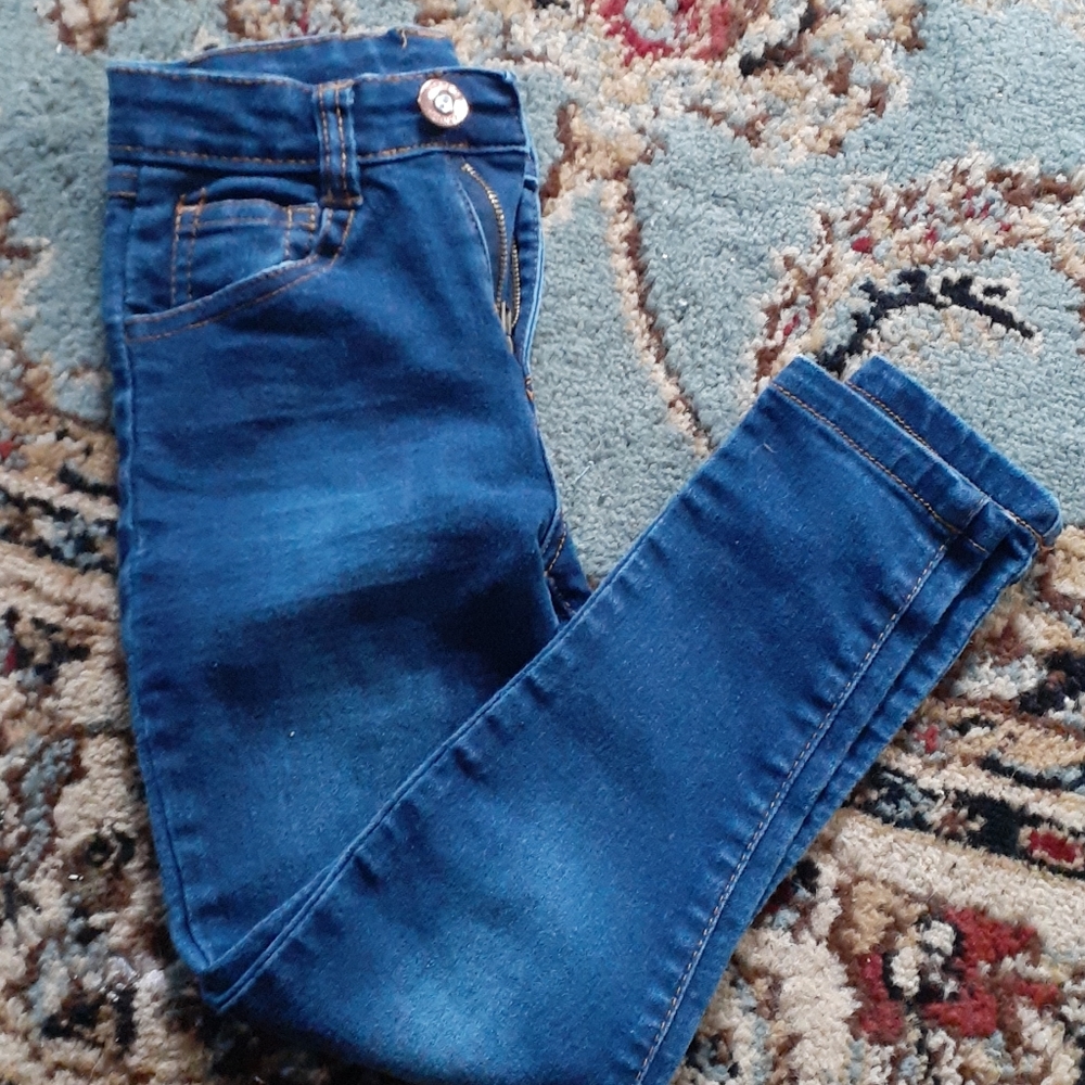 Kensie dark wash size 4 girls straight leg jeans